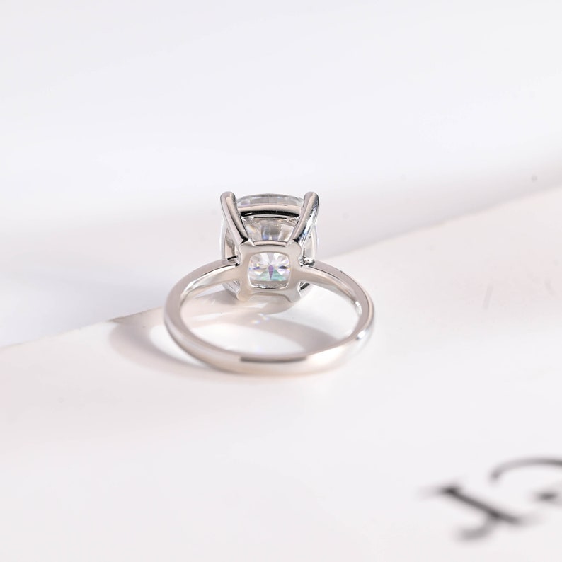 Stunning 1.0 - 2.0 CT Cushion Moissanite Engagement Ring With Solitaire Design 9