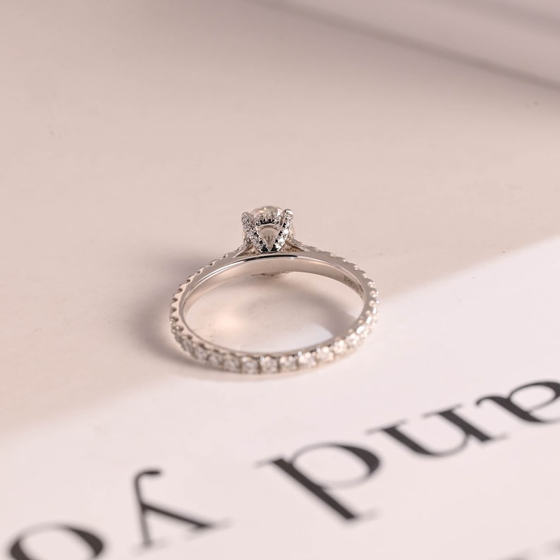 Stunning 1.0 - 2.0 CT Oval Moissanite Engagement Ring with Cathedral Design 3