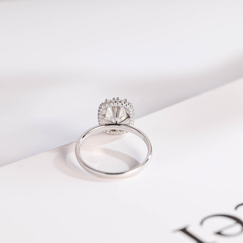 Stunning 1.0 - 2.0 CT Elongated Cushion Moissanite Engagement Ring With Halo Design 5