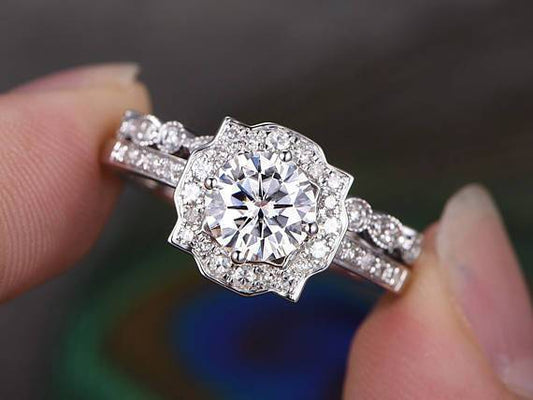 0.75 CT Round Vintage Style Moissanite Bridal Ring Set