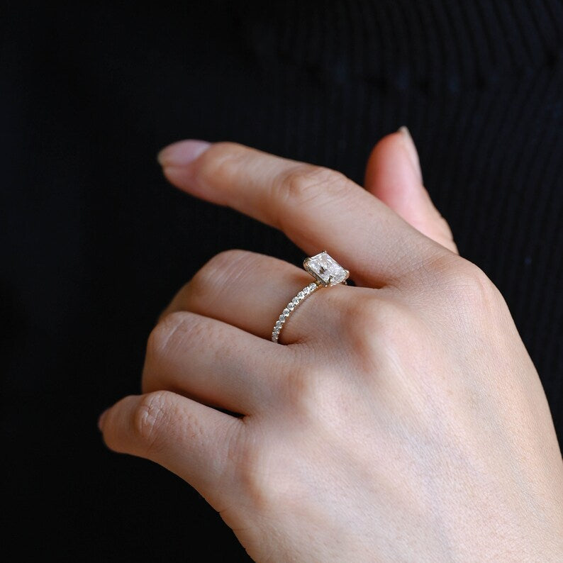 Stunning 1.0 - 2.0 CT Emerald Moissanite Engagement Ring With Hidden Halo & Pave Design 4