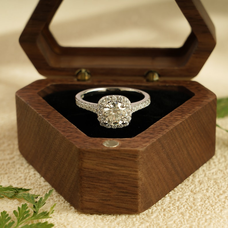 Stunning 1.0 - 2.0 CT Cushion Moissanite Engagement Ring With Halo Design 3