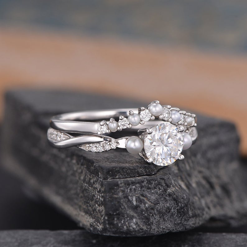 0.50 CT Round Twisted Pave Moissanite Bridal Ring Set