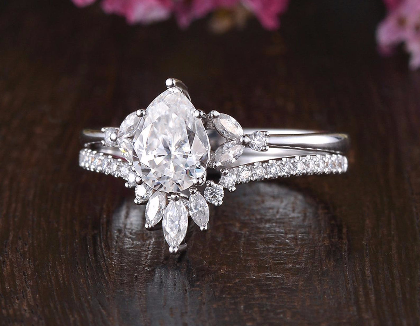 0.75 CT Pear Cluster Moissanite Bridal Ring Set