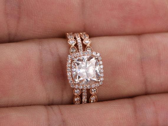 1.50 CT Cushion Cut Halo Moissanite Bridal Ring Set